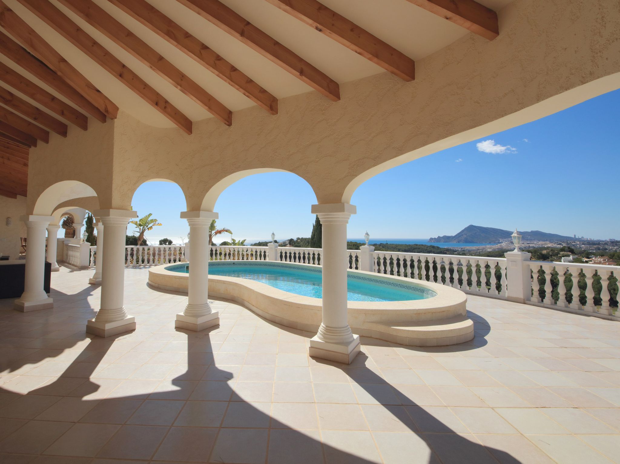 Charming Mediterranean Villa on the Golf First Line for Sale in Altella la Vella