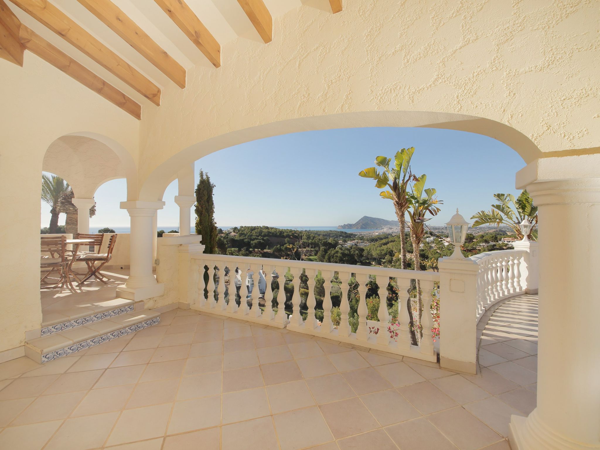 Charming Mediterranean Villa on the Golf First Line for Sale in Altella la Vella