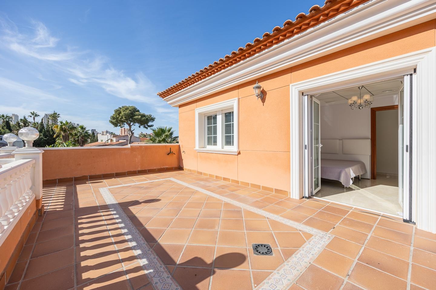 Villa на сайте Продажа на сайте Benidorm, Alicante